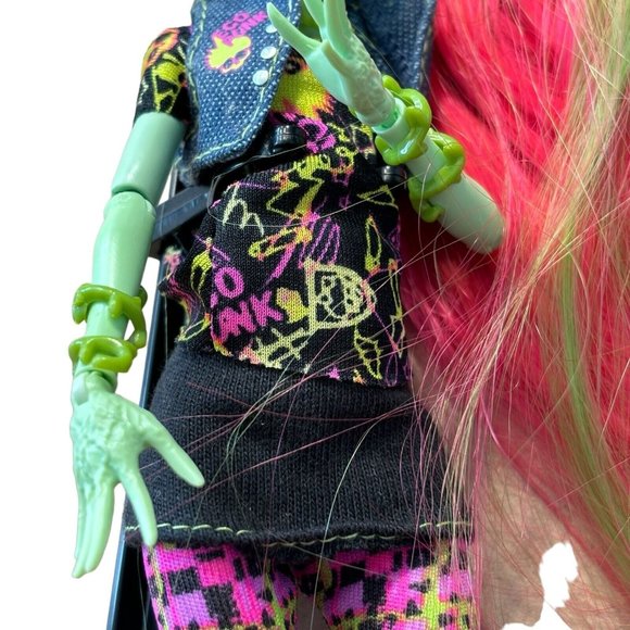 MONSTER HIGH Venus McFlytrap FIRST WAVE Daughter of Plant Monster 2011 - Picture 4 of 9